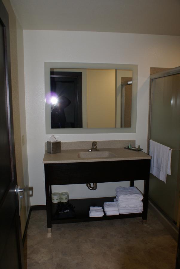 Boarders Inn & Suites By Cobblestone Hotels - Syracuse Exterior foto
